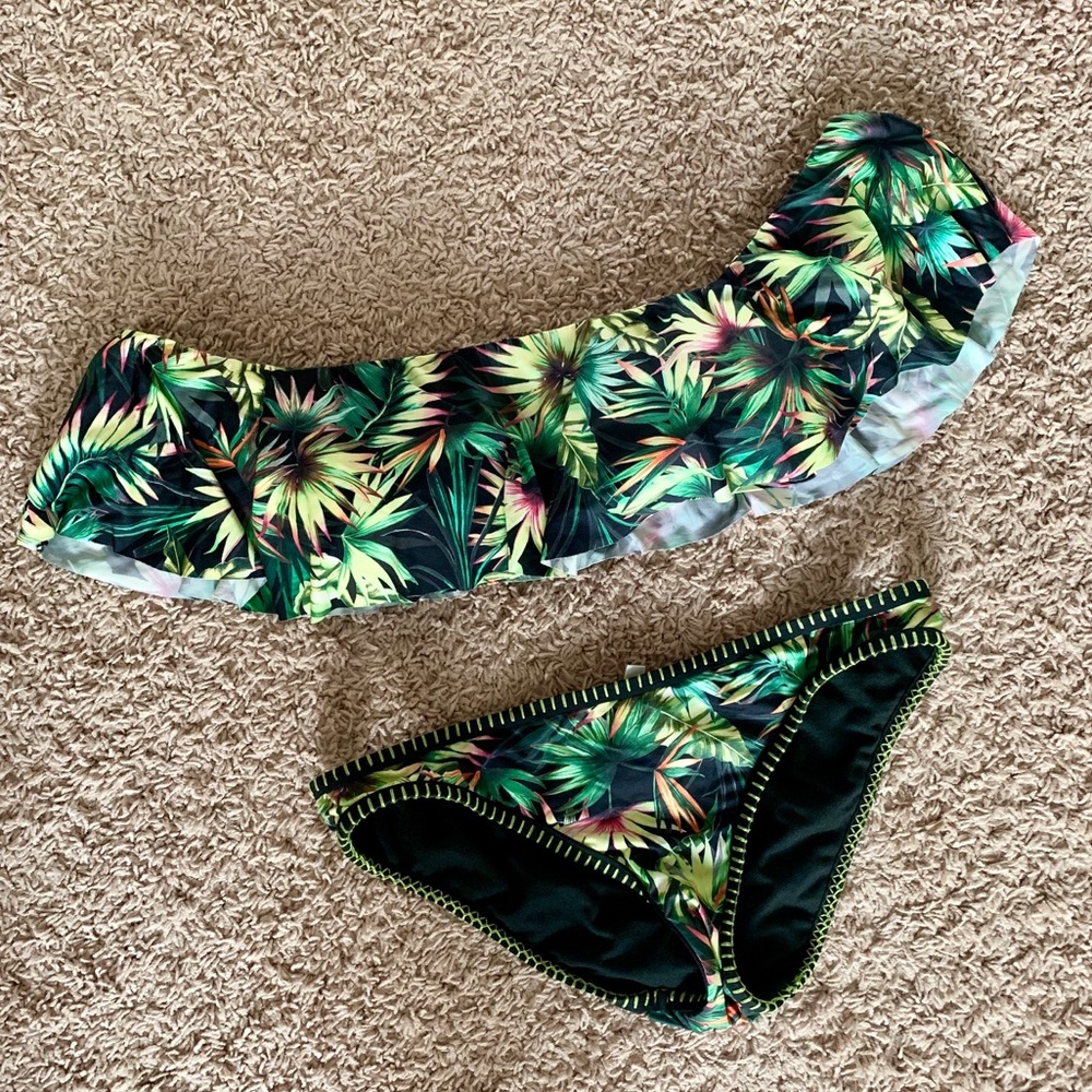 Off the shoulder bikini